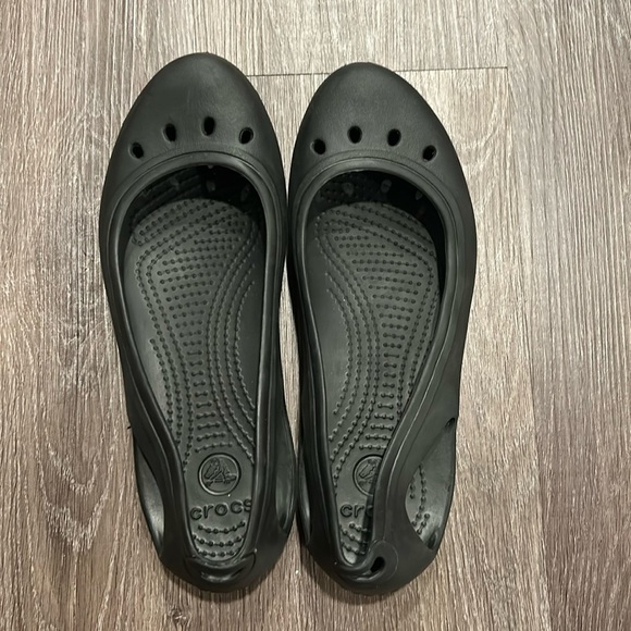 Crocs Kadee Ballet Flats Rubber Comfort Slip On Cut Out Black Size 9 - Picture 1 of 5